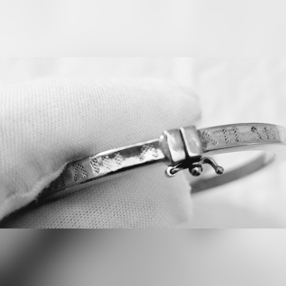 Sterling Silver Bracelet w/ Magnetic Clasp -  Interior Width 6.5" - Picture 5 of 6